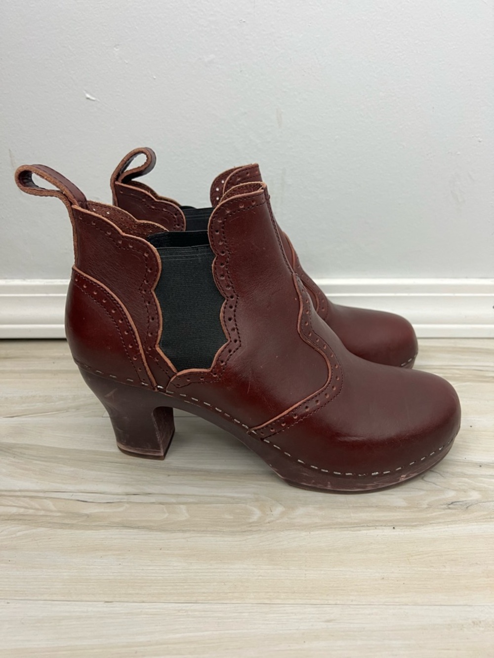 Swedish Hasbeens Toffel Victorian Chelsea Clog Boots Burgundy